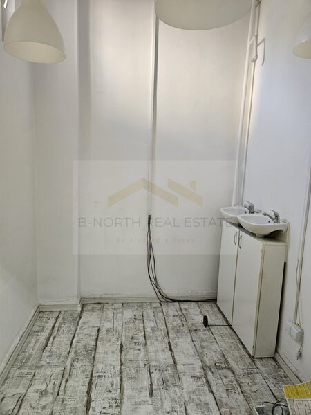 Constantin Brancoveanu Spatiu comercial 45 mp, vitrina, zona cu vad
